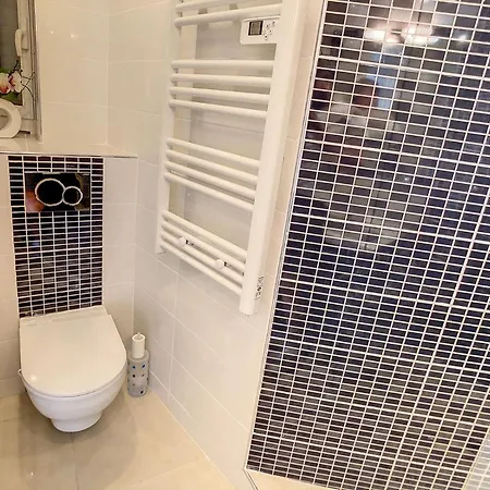 Quality 2 Bedroom Pasteur, 5 Mins From Croisettte 352 * Cannes