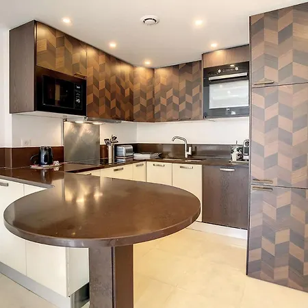 Quality 2 Bedroom Pasteur, 5 Mins From Croisettte 352 Apartment *