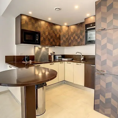 Quality 2 Bedroom Pasteur, 5 Mins From Croisettte 352 Apartment *